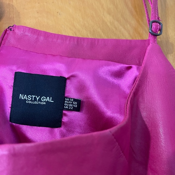 Nasty gal 💯 leather pinafore mini dress - XXL - Picture 8 of 8